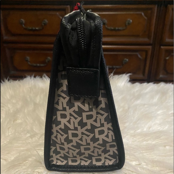 NWT DKNY Cosmetic Bag - Picture 6 of 9